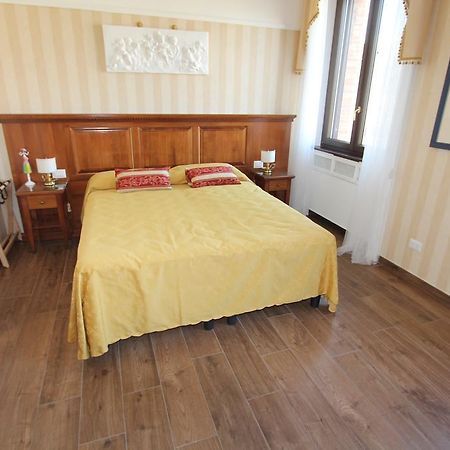 Area Sacra Relais Bed & Breakfast Rome Bilik gambar